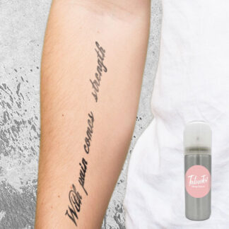 Pochoir With pain comes strength avec spray d’encre noir