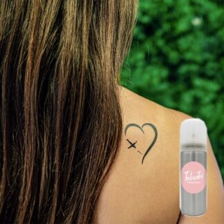 Pochoir Love plane avec spray d’encre noir